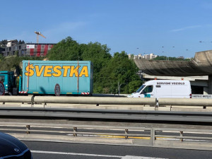 VIDEO: Na Barrandovském mostě už se frézuje, doprava je omezena. Podívejte se přímo na místo