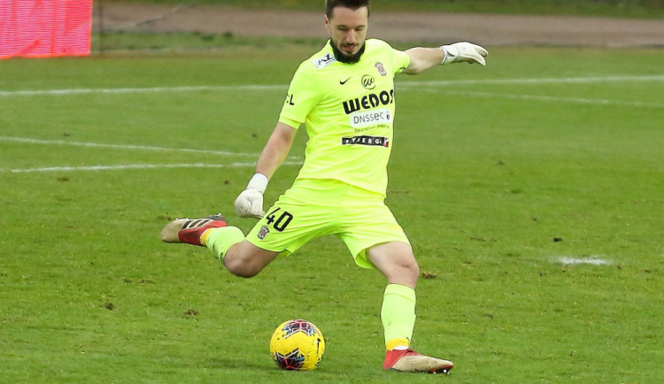 Při autonehodě zemřel fotbalový brankář Martin Šustr. Chytal za Zbrojovku i Baník.