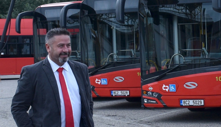 Mzdy řidičů musíme řešit, říká ředitel dopravního podniku Slavoj Dolejš