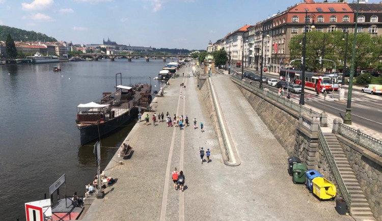 POLITICKÁ KORIDA: Má na náplavce od půlnoci platit zákaz pití alkoholu? Odpovídají zastupitelé