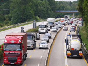 Macinka chce vyřešit šikanu řidičů v Praze. Do voleb vyráží s novou stranou Motoristé sobě