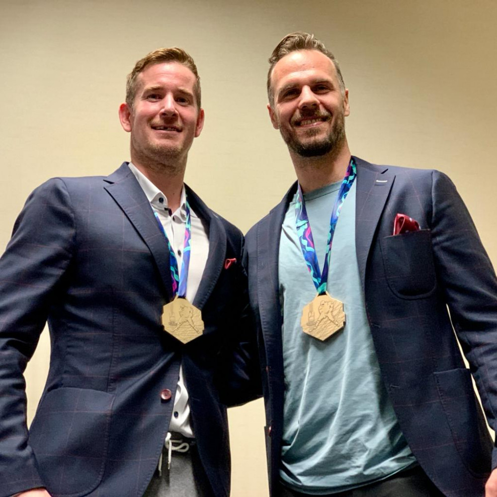 Medailisté jsou doma! Letadlo českých hokejistů přistálo v Praze