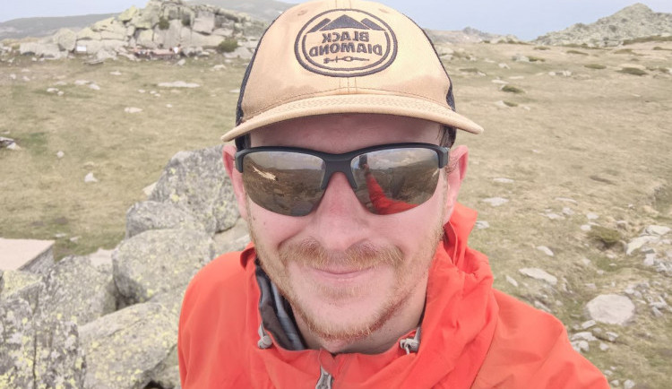 Olomoučan putuje pěšky do Íránu. Zároveň pořádá sbírku na dětský domov.