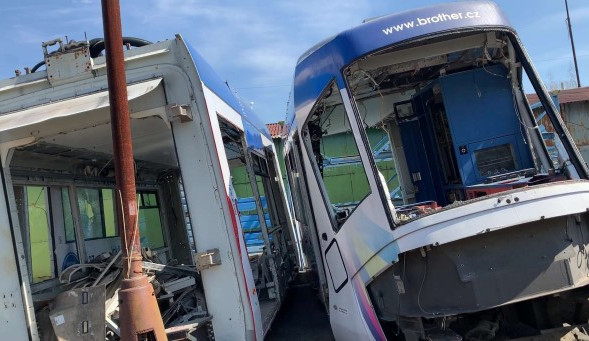 Kupte si tramvaj nebo stroj na čištění silnic. Dopravní podnik prodává majetek.