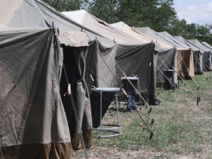 Přiostřuje se situace s romskými uprchlíky z Ukrajiny, Plzeňský kraj pro ně chystá stavbu stanového městečka