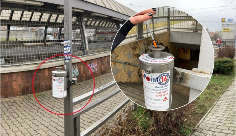 Kontejnery na použité injekční stříkačky se setkaly s úspěchem, umístěné jsou u nádraží nebo u Borského parku.