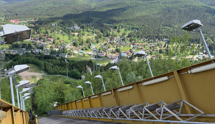 Neděláme to pro pět skokanů. Harrachov chce obnovit skokanský areál, má sloužit celoročně.