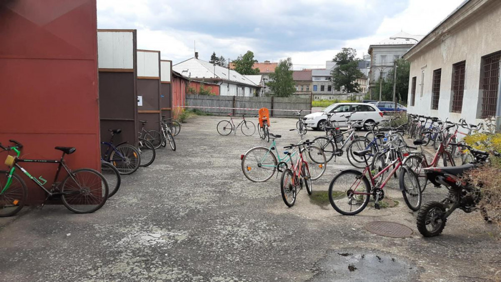 Město bude opět prodávat kola ze ztrát a nálezů. Cena začne na sto korunách
