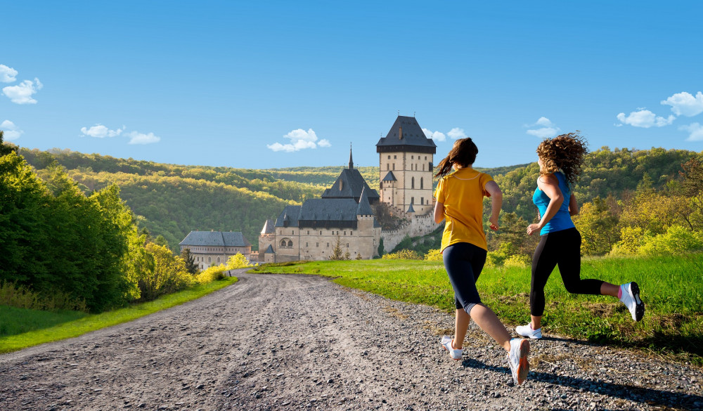 Copyright (c) 2015 Jacek Chabraszewski/Shutterstock.  No use without permission.