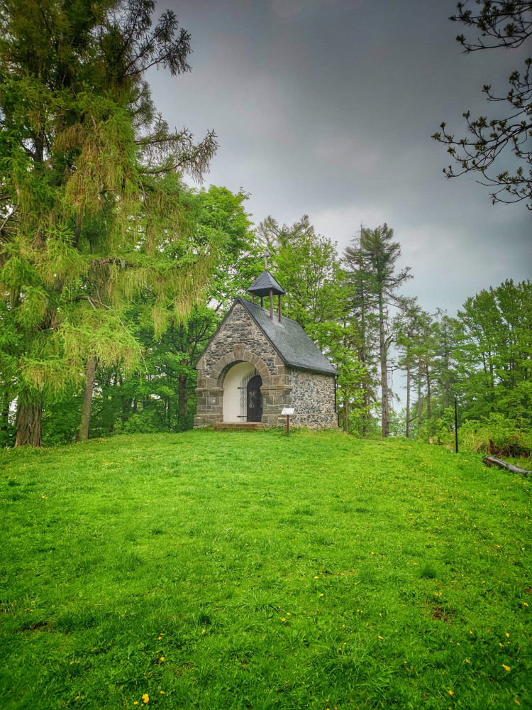 TIP NA VÝLET: Rozhledna Velký Roudný nabízí krásné výhledy na Slezskou Hartu i na Praděd