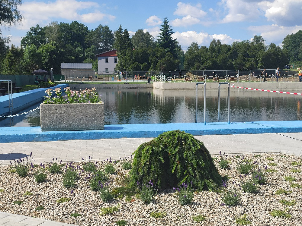 Do nového koupaliště v Chrastavě už může zavítat veřejnost. Kvalita vody je výborná