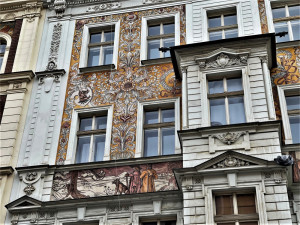 Tato galerie nikdy nezavírá. Malby slavného malíře Mikoláše Alše zdobí v Plzni téměř dvacet měšťanských domů