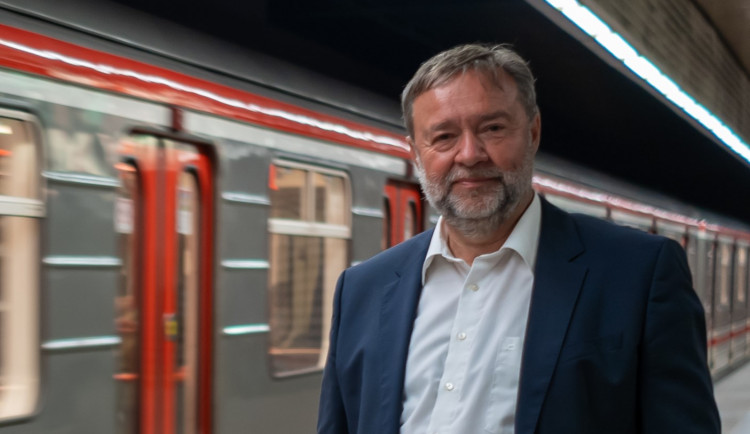 Bývalý šéf dopravního podniku Ďuriš zakládá hnutí Praha bez chaosu a míří do politiky