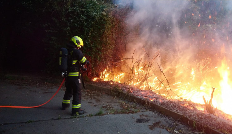 V Praze ode dneška hrozí zvýšené riziko vzniku a šíření požárů
