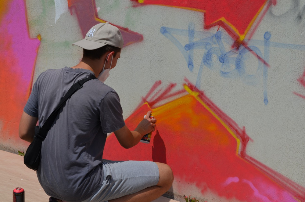 FOTO: Plzeň se díky festivalu WALLZ mění v obří umělecké plátno, podívejte se na nové street art kousky