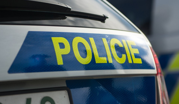 Rozvodová dohra v Brně. Žena v autě pobodala manžela