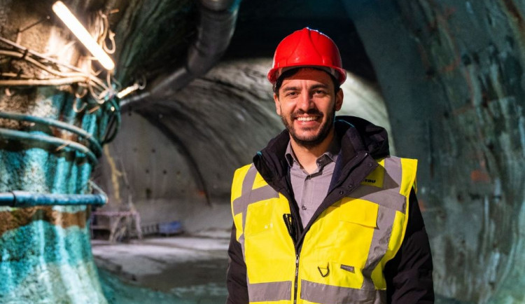 Opozice vyzývá Scheinherra k rezignaci na post předsedy dozorčí rady dopravního podniku