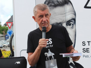 Průzkum: Andrej Babiš má ve volbě prezidenta víc skalních voličů, vyhrál by ale Petr Pavel