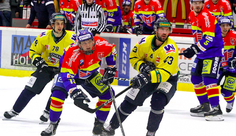 Dvacetiletý hokejista Novák přerušil kariéru. Onemocněl rakovinou