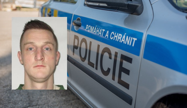 Muž z Plzně se měl povinně léčit, ze zdravotnického zařízení utekl. Může se pohybovat na Liberecku