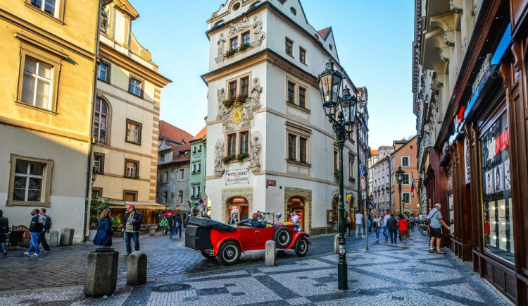 Praha chce do města nalákat turisty. Nabídne motivační balíčky