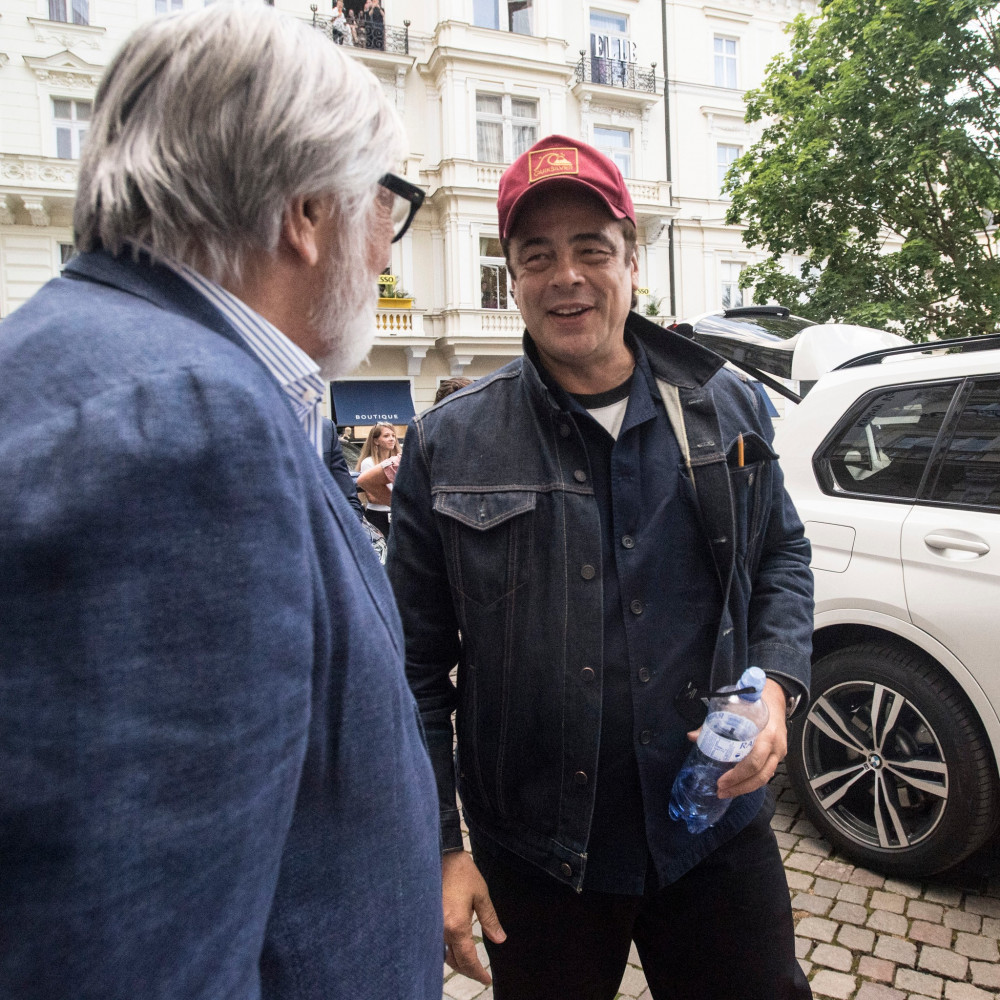 Na karlovarský festival přijel americký herec a producent Benicio del Toro.