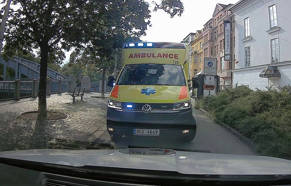 Muž se topil v Malši u budovy Jihočeského divadla.