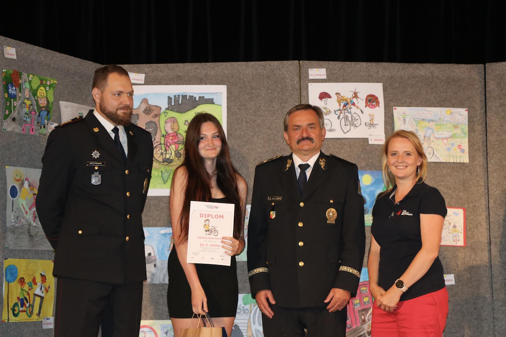 Bezpečný cyklista podle představ dětí. Republikové kolo soutěže má své vítěze  Zdroj: https://liberecka.drbna.cz/zpravy/doprava/30147-bezpecny-cyklista-podle-predstav-deti-republikove-kolo-souteze-ma-sve-viteze.html?utm_source=copy