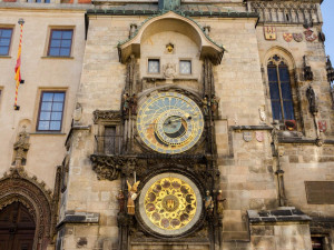 Při tvorbě kopie kalendária pražského orloje pochybily všechny strany, potvrdila inspekce