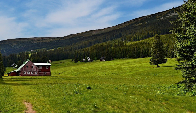 Správa Krkonoš spustila novou kampaň. Má přesvědčit návštěvníky, aby nechodili mimo cesty.