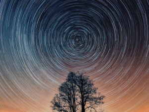 Jednou bych chtěl zachytit polární záři nad Šumavou, říká autor úchvatných fotografií Vladislav Hosnedl