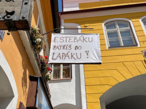 VIDEO, FOTO: Setkání Andreje Babiše s občany předčasně ukončilo nahlášení atentátu