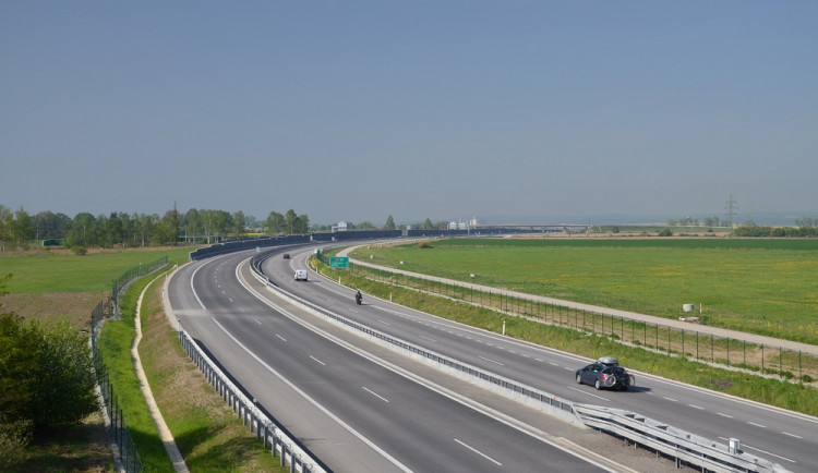 Firma musí přepracovat projekt průmyslové zóny u dálnice