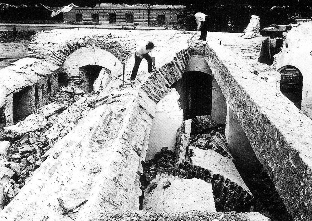 Od pevnosti po salon republiky: jak se v Hradci bourala pevnost