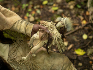 Experti z brněnského muzea vyrobili figurínu šamana, kterého trápily zuby a duševní zdraví