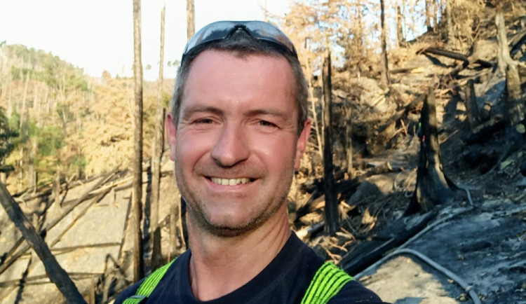 Fotky a videa vám něco řeknou, realita byla ale mnohem horší, říká velitel hasičů zasahujících v Hřensku.