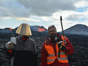 Vědec z Brna spadl do jeskyně na Islandu. Z ostrova si domů odvezl horkou lávu