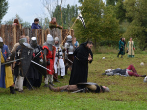 Totálním fiaskem skončila původně avizovaná pompézní akce, Templářský víkend naštval diváky i trhovce