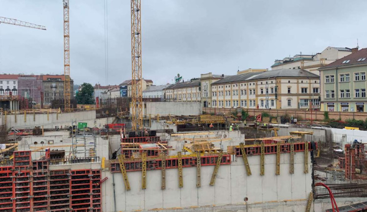 Třída Albrightové, ulice Mládkové. Adresy v nové smíchovské čtvrti ponesou jména podle slavných žen.