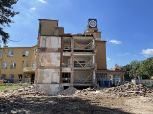 Bývalý areál brněnské Zbrojovky šel k zemi. Investor začíná s budováním nové čtvrti