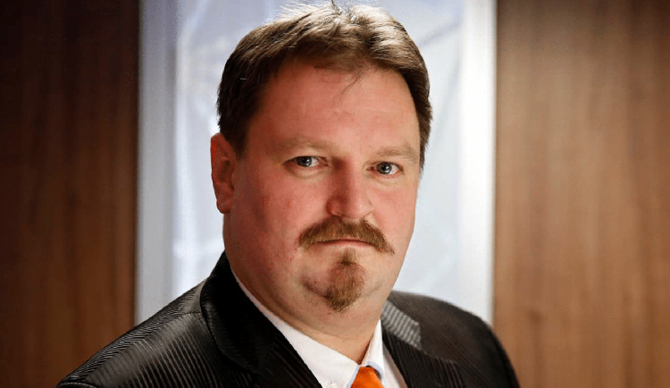 Petr Bartoň.