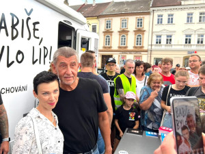 Babiš se omluvil za slova o zaplacených demonstrantech, jak mu nařídil soud