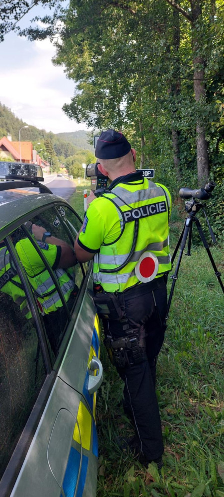 Konec prázdnin patřil kontrolám. Policisté z Libereckého kraje udělili přes tři sta pokut