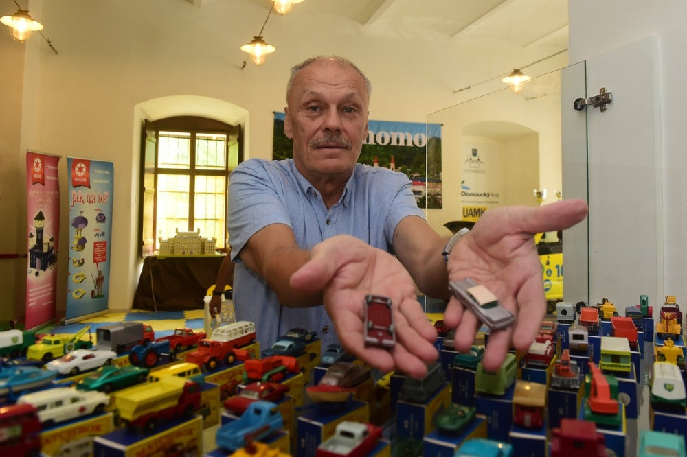 Ecce Homo park hostí unikátní výstavu angličáků. Stávala se na ně fronta jako na banány, vzpomíná sběratel