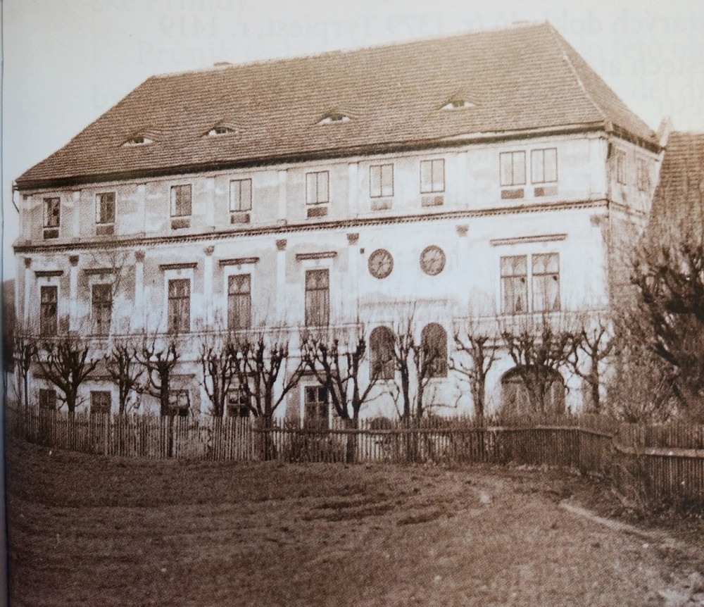 Lomikarův zámek v Trhanově. Nedatováno, zdroj: Domažlický dějepis