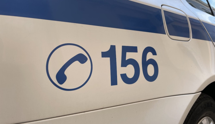 Stál v okně a chtěl skočit. Brňan si natočil sebevraha na mobil