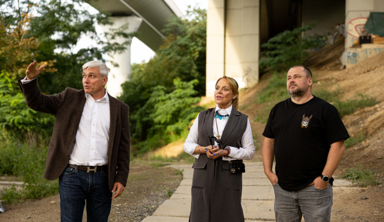 Na pozemcích Dagmar Havlové v Praze má vzniknout největší skatepark v Česku
