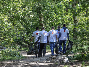 Veřejnost s PENNY uklidí podzimní Česko