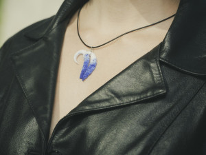 Vědci z liberecké univerzity vytvořili skleněnou porézní plastelínu. Využití najde nejen v designu interiéru