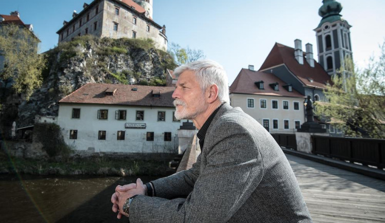 Pavel sesbíral potřebný počet podpisů k prezidentské kandidatuře